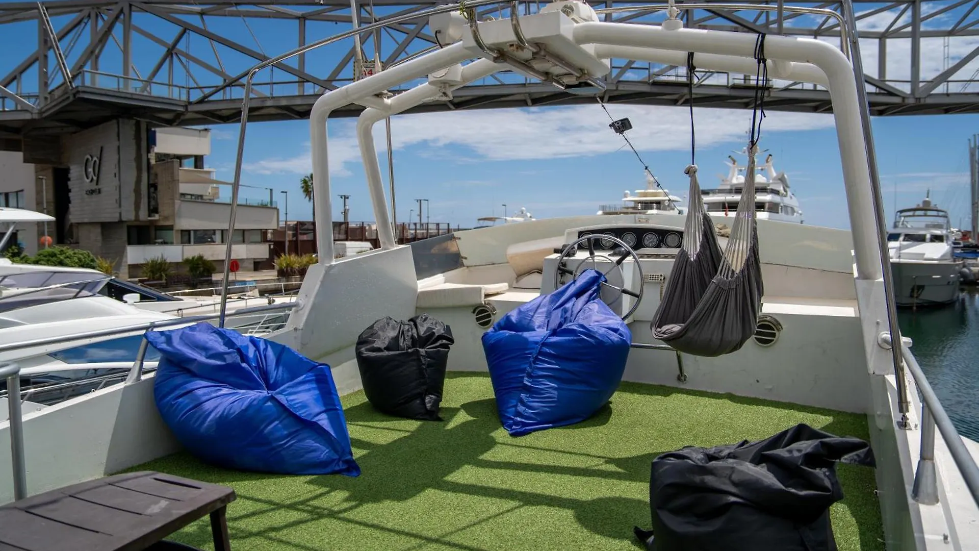 Charter Boat Hotel Barcelona 0*,  Spanje