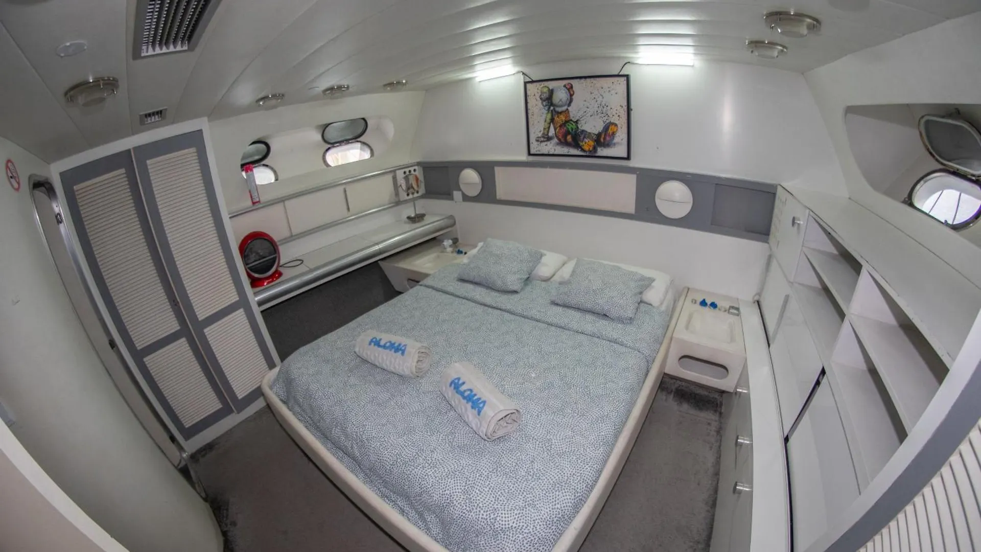 Botel Charter Boat Hotel Barcelona Spanje