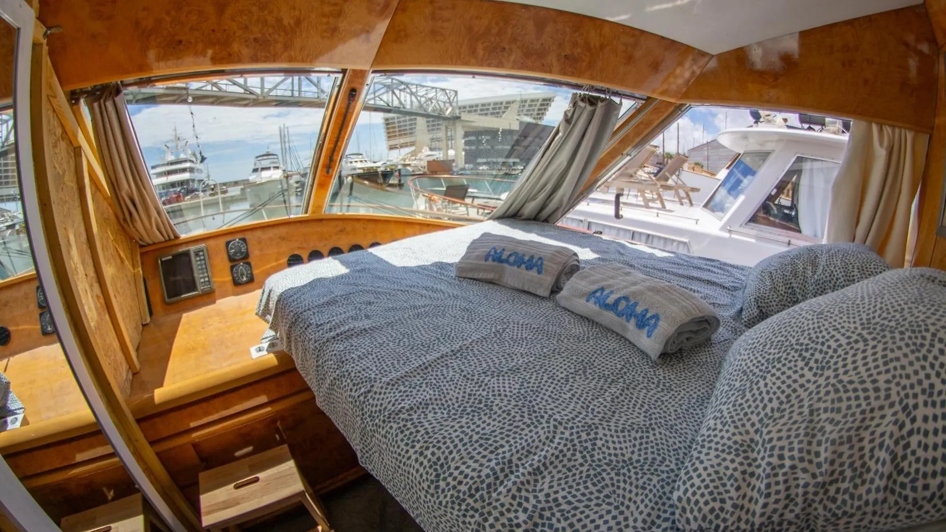 Charter Boat Hotel Barcelona 0*,